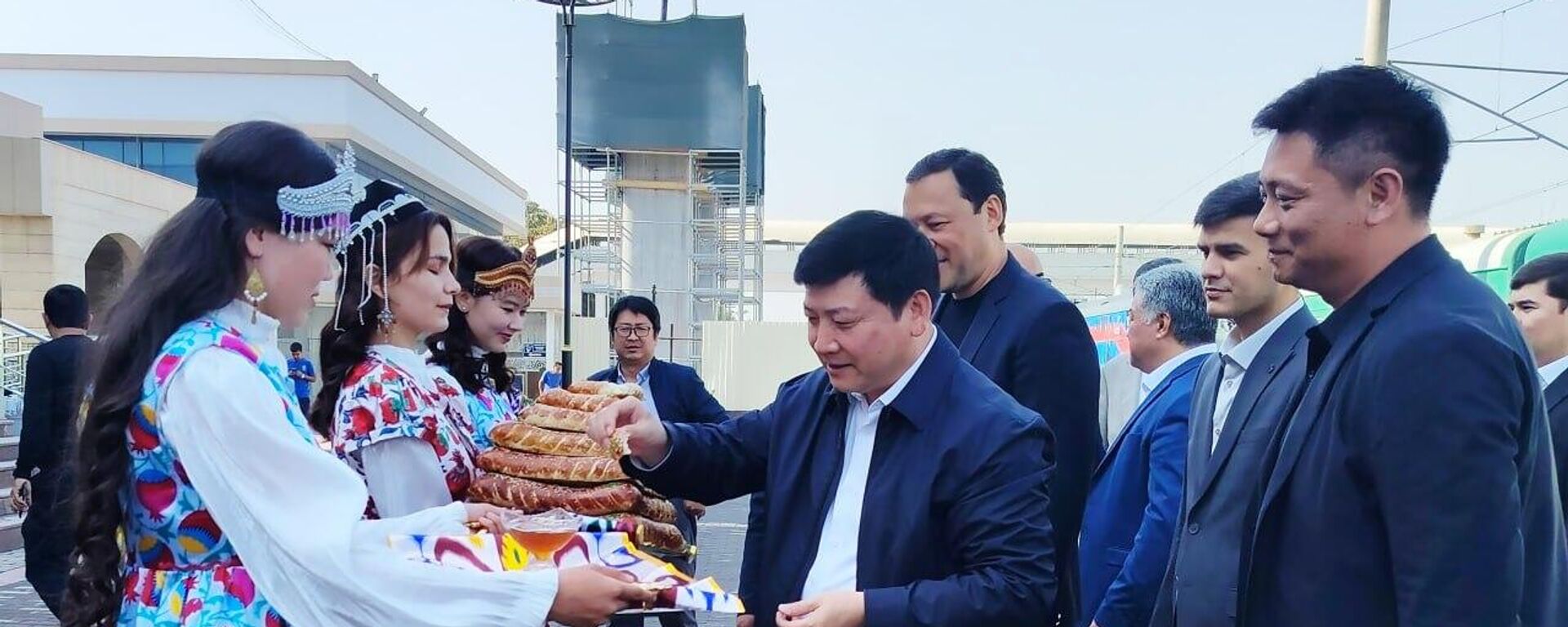 Cостоялись переговоры в рамках проекта железной дороги Китай - Киргизия- Узбекистан - Sputnik Ўзбекистон, 1920, 29.09.2025