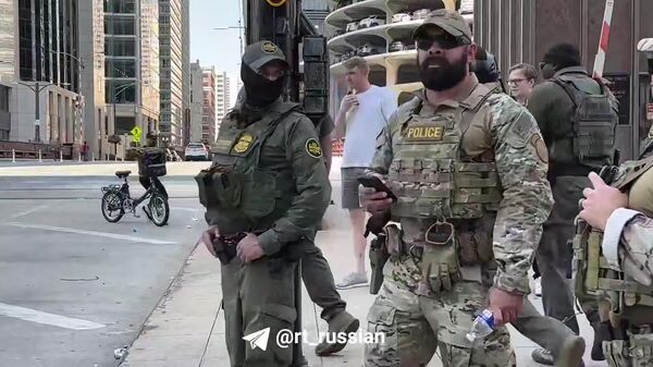 В Чикаго курьер сбежал от более чем 10 национальных гвардейцев - Sputnik Узбекистан