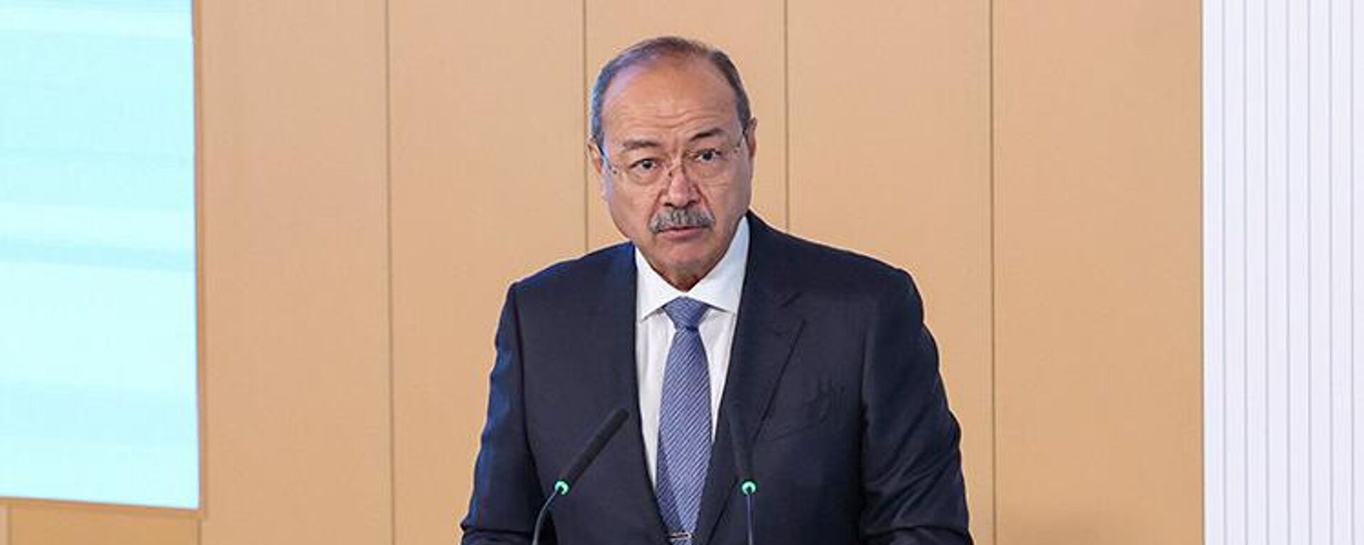 Премьер-министр Узбекистана выступил на пленарной сессии ИННОПРОМ - Sputnik Ўзбекистон, 1920, 30.09.2025