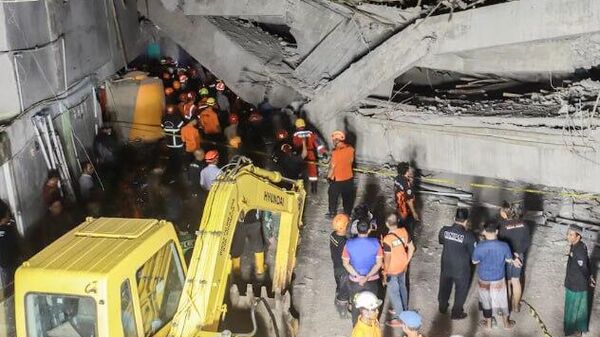 В Индонезии обрушилась школа: 3 человека погибли - Sputnik Узбекистан