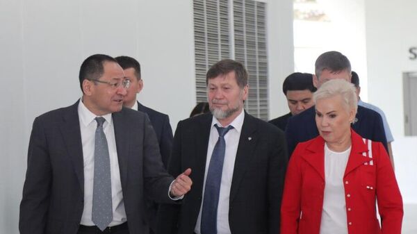 Делегация во главе с первым замминистра спорта РФ посетила Олимпийскую деревню в Ташкенте - Sputnik Узбекистан