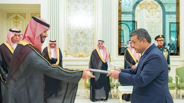 Посол Узбекистана вручил верительные грамоты наследному принцу и премьер-министру Саудовской Аравии - Sputnik Узбекистан