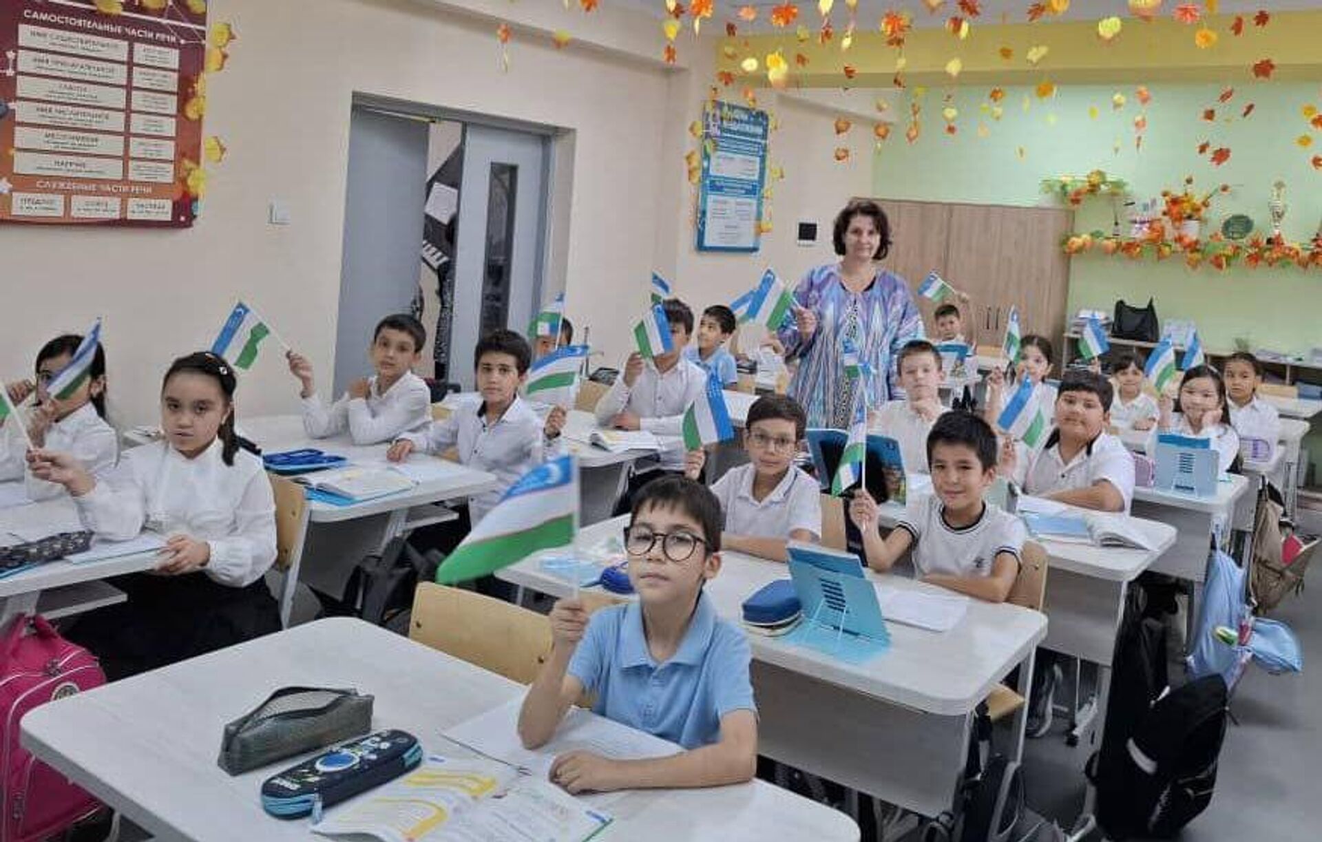 Русский язык – язык межнационального общения и дружбы - Sputnik Узбекистан, 1920, 02.10.2025