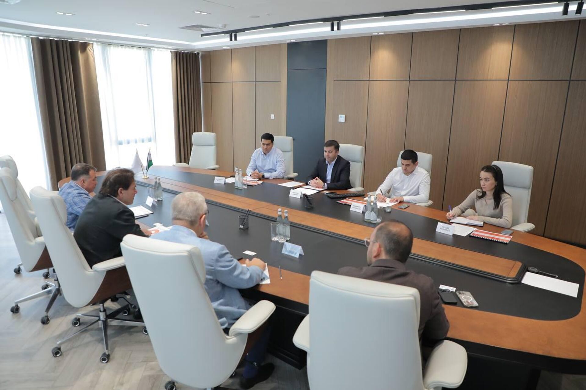 Узфармагентство и компанияВалента Фарм обсудили локализацию продукции в республике и экспорта препаратов. - Sputnik Узбекистан, 1920, 04.10.2025