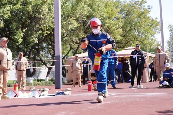 В Самарканде прошли международные соревнования профессионального мастерства электромонтеров.   - Sputnik Узбекистан