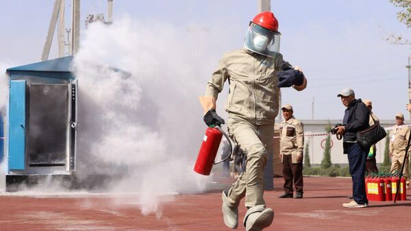 В Самарканде прошли международные соревнования профессионального мастерства электромонтеров.   - Sputnik Узбекистан