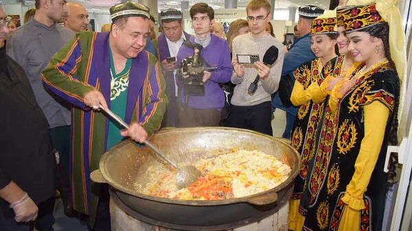 Комитет по туризму Узбекистана принял участие в международной выставке в Екатеринбурге. - Sputnik Узбекистан