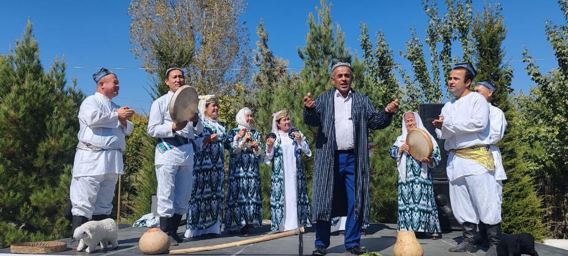 В Кошрабадском районе Самаркандской области состоялся первый фестиваль изюма. В Кошрабадском районе Самаркандской области состоялся первый фестиваль изюма. - Sputnik Ўзбекистон, 1920, 05.10.2025