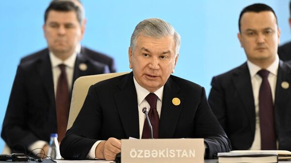 Президент Шавкат Мирзиёев на саммите Организации тюркских государств в Габале - Sputnik Ўзбекистон
