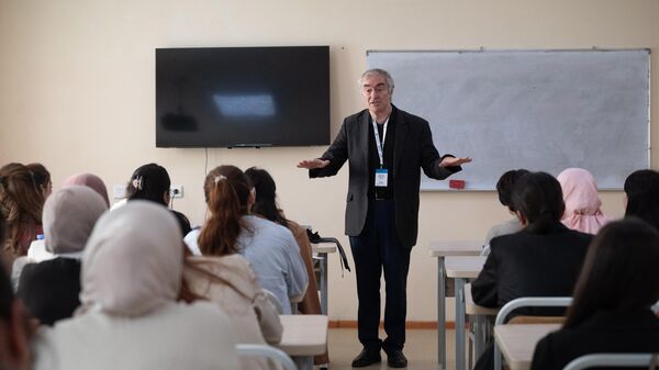 Российские учёные проводят лекции для молодёжи Узбекистана - Sputnik Узбекистан