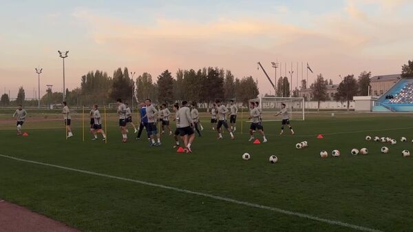 Сборная Узбекистана провела первую тренировку под руководством Фабио Каннаваро на поле Национального футбольного центра - Sputnik Узбекистан