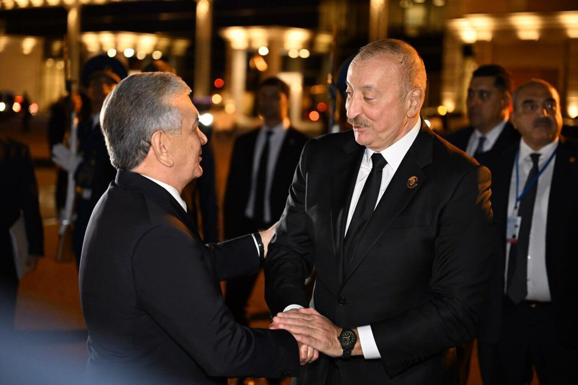 Шавкат Мирзиёев завершил рабочий визит в город Габалу и отбыл в Ташкент - Sputnik Узбекистан, 1920, 07.10.2025