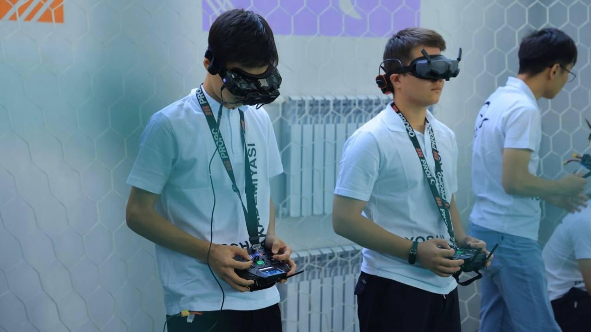 Sostoyalsya konkurs Dron reysing i vistavka innovatsionnix razrabotok - Sputnik O‘zbekiston, 1920, 08.10.2025