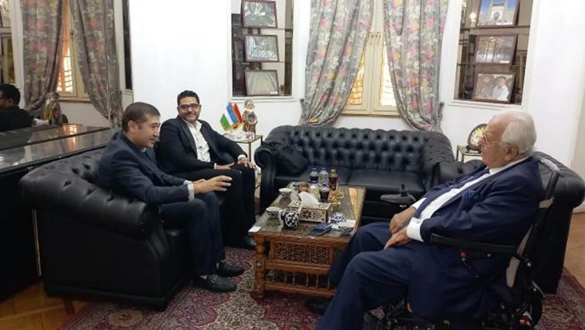 В Каире обсуждены перспективы сотрудничества в сфере совместного с Египтом производства косметики
 - Sputnik Узбекистан, 1920, 08.10.2025