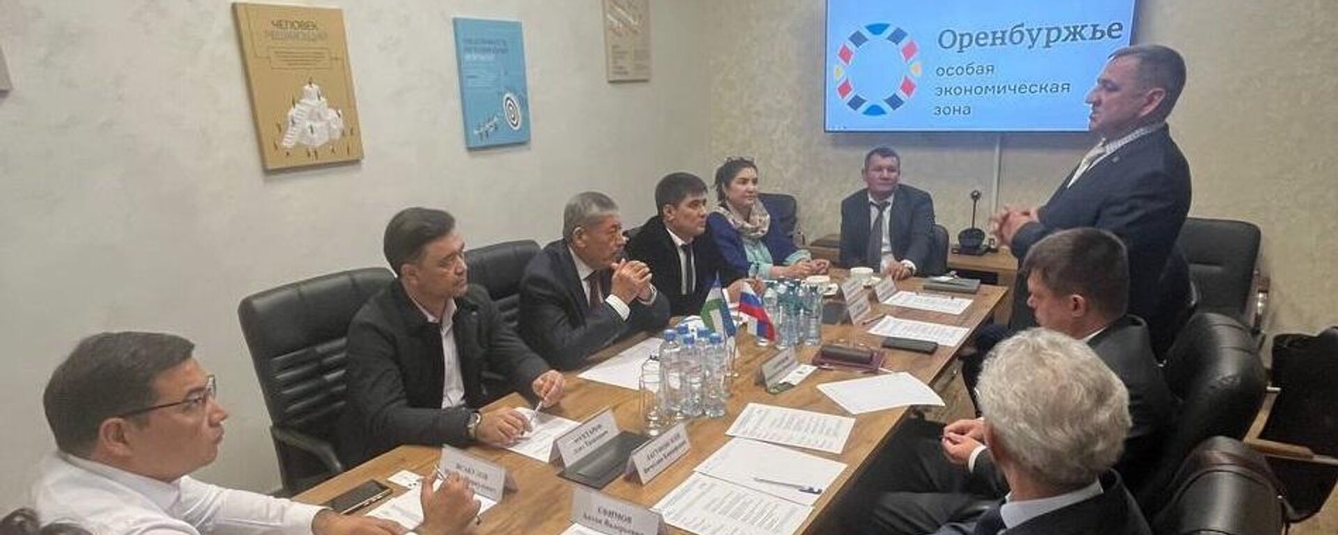 Делегация Сырдарьинской области находится с визитом в Оренбурге - Sputnik Ўзбекистон, 1920, 08.10.2025