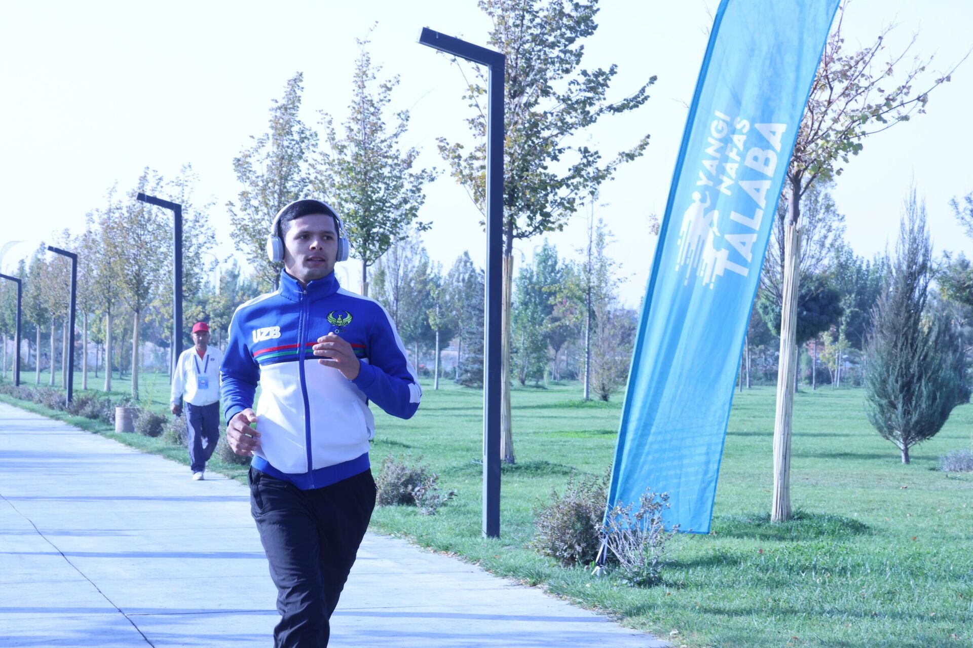 В Самарканде прошел массовый легкоатлетический марафон - Sputnik Узбекистан, 1920, 08.10.2025