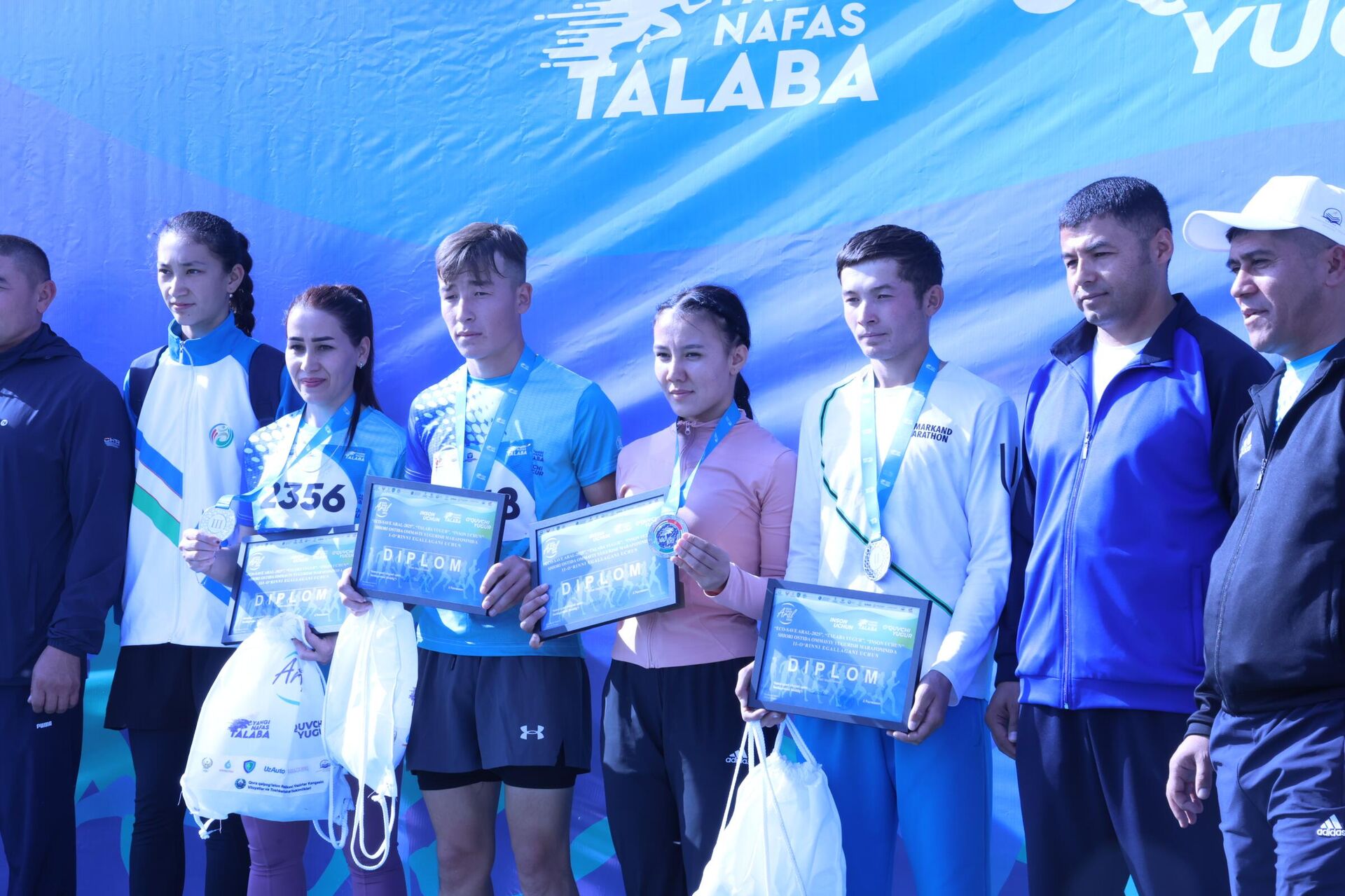 В Самарканде прошел массовый легкоатлетический марафон - Sputnik Узбекистан, 1920, 08.10.2025