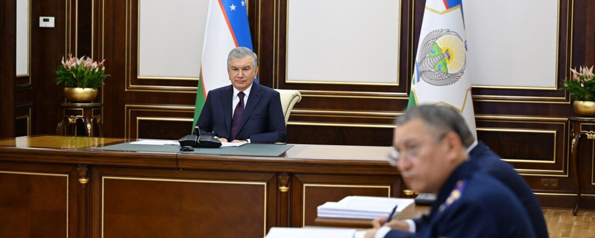 Президент Шавкат Мирзиёев ознакомился с презентацией по совершенствованию системы предупреждения и устранения чрезвычайных ситуаций. Президент Шавкат Мирзиёев ознакомился с презентацией по совершенствованию системы предупреждения и устранения чрезвычайных ситуаций. - Sputnik Ўзбекистон, 1920, 09.10.2025