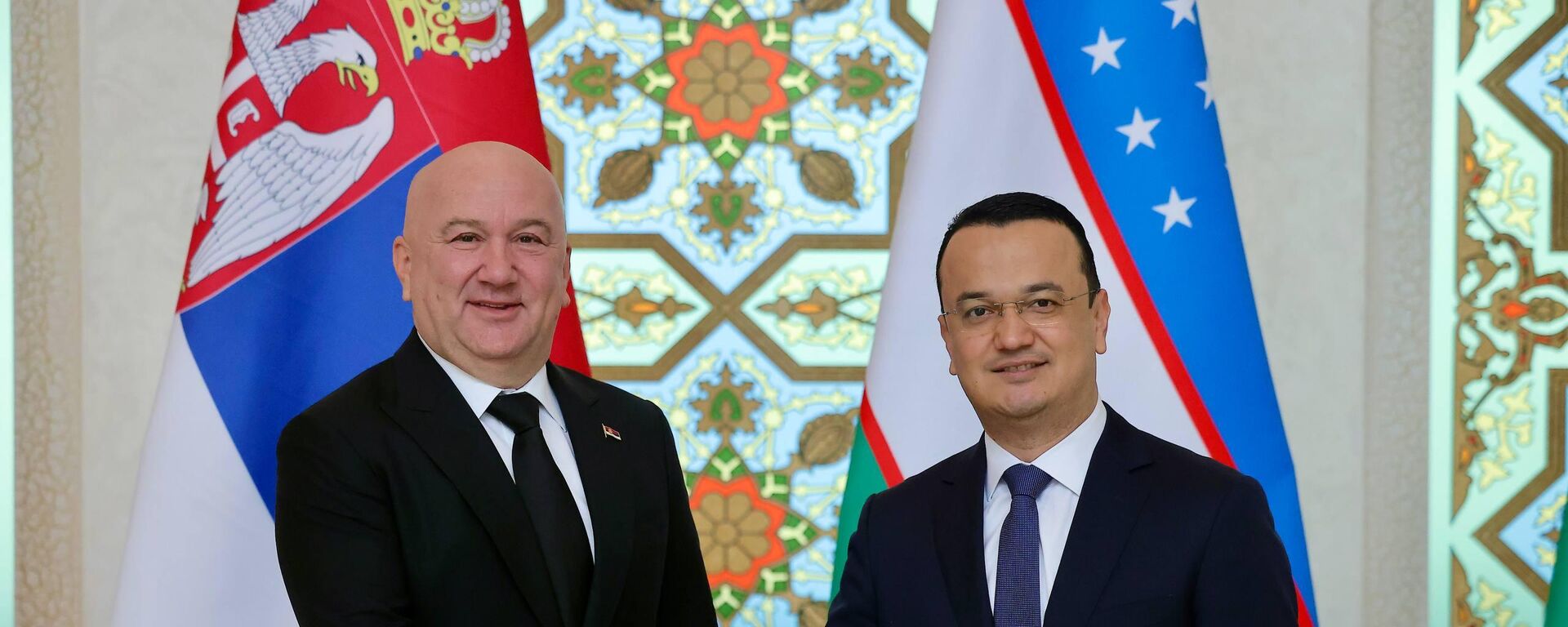 Лазиз Кудратов встретился с министром международного экономического сотрудничества Сербии. - Sputnik Ўзбекистон, 1920, 09.10.2025