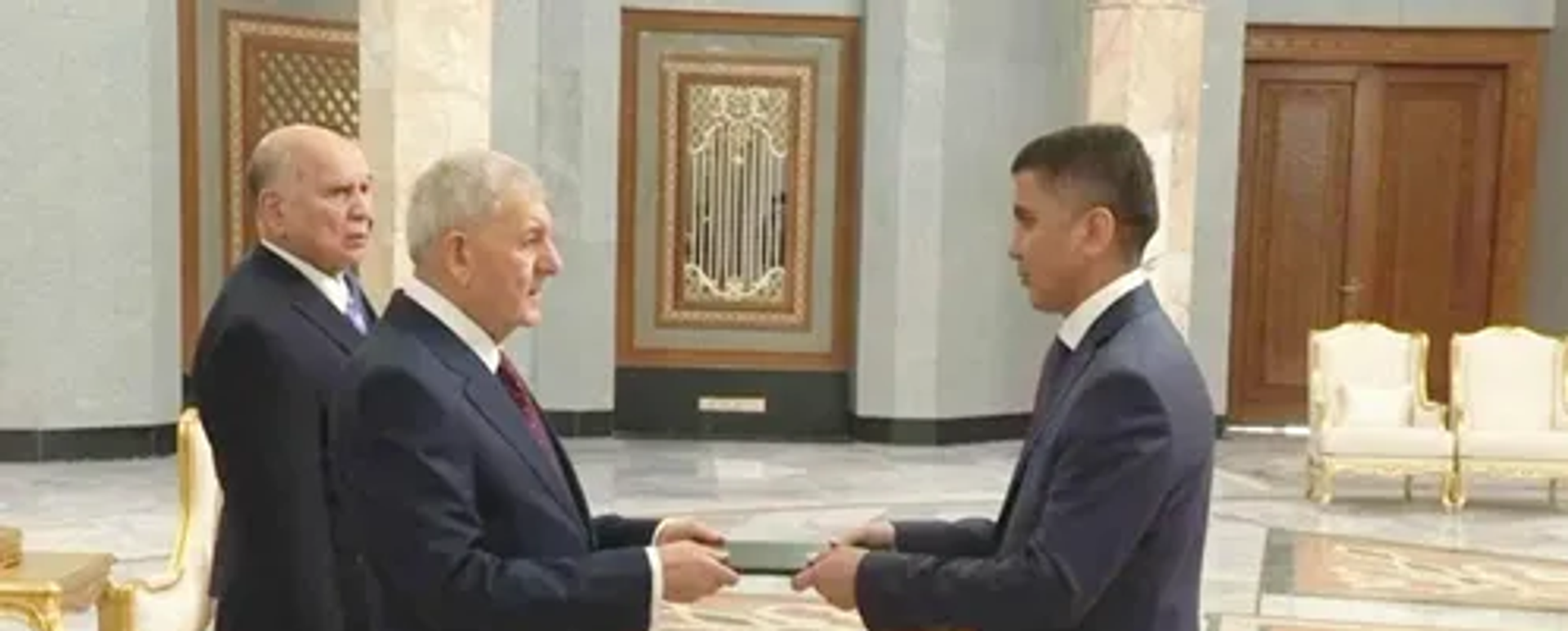 Posol Uzbekistana vruchil veritelnie gramoti Prezidentu Iraka - Sputnik O‘zbekiston, 1920, 09.10.2025