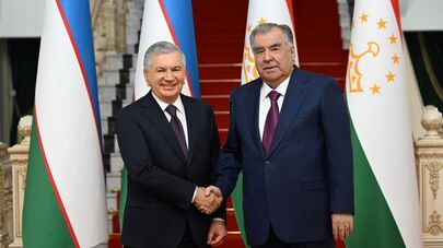 Встреча президента Узбекистана Шавката Мирзиёева и президента Таджикистана Эмомали Рахмона.