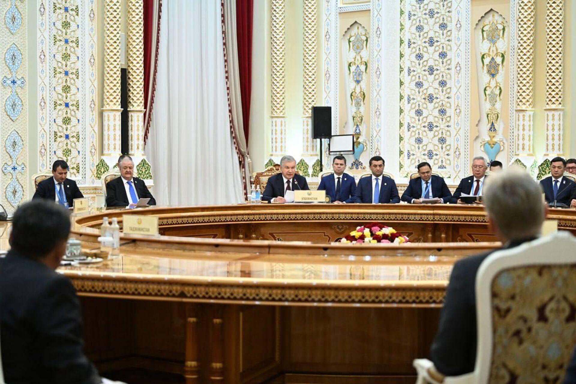 Президент Узбекистана выступил на втором саммите в формате Центральная Азия – Россия в Душанбе. Президент Узбекистана выступил на втором саммите в формате Центральная Азия – Россия в Душанбе. - Sputnik Ўзбекистон, 1920, 10.10.2025