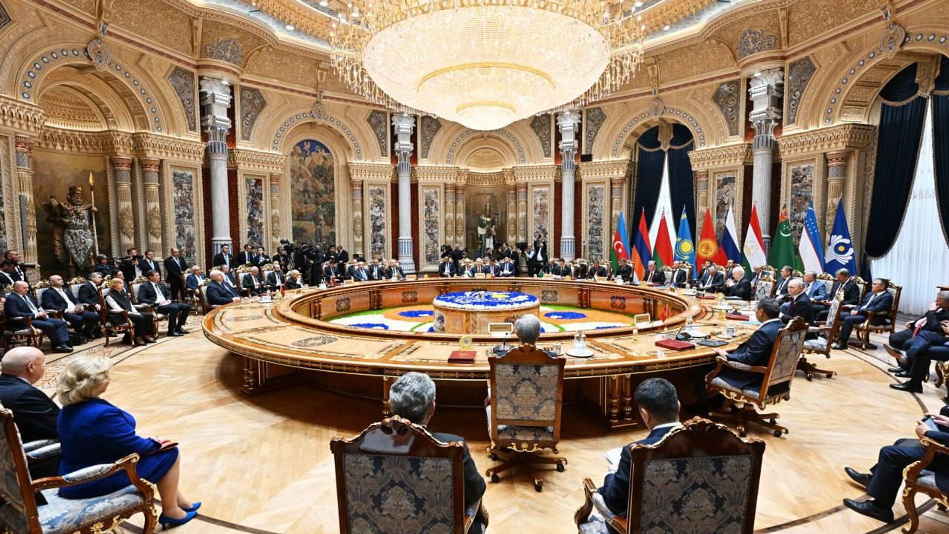 Shavkat Mirziyoyev prinyal uchastie v ocherednom zasedanii Soveta glav gosudarstv SNG - Sputnik O‘zbekiston, 1920, 10.10.2025