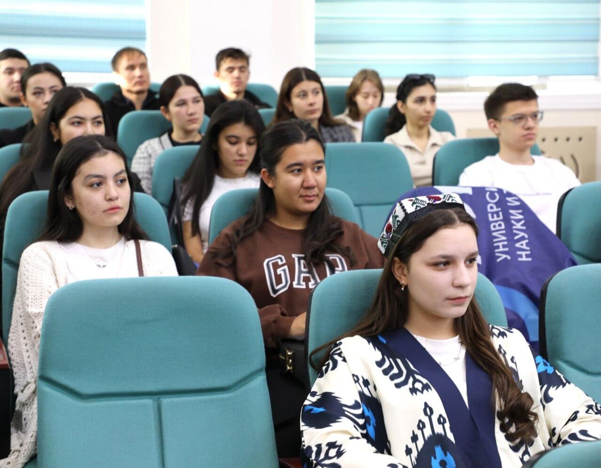 В Самарканде прошла встреча представителей Алтайского края и студентов СамГУ. - Sputnik Узбекистан, 1920, 11.10.2025