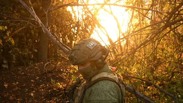 Боевая работа танка Т-72 группировки войск Центр - Sputnik Узбекистан