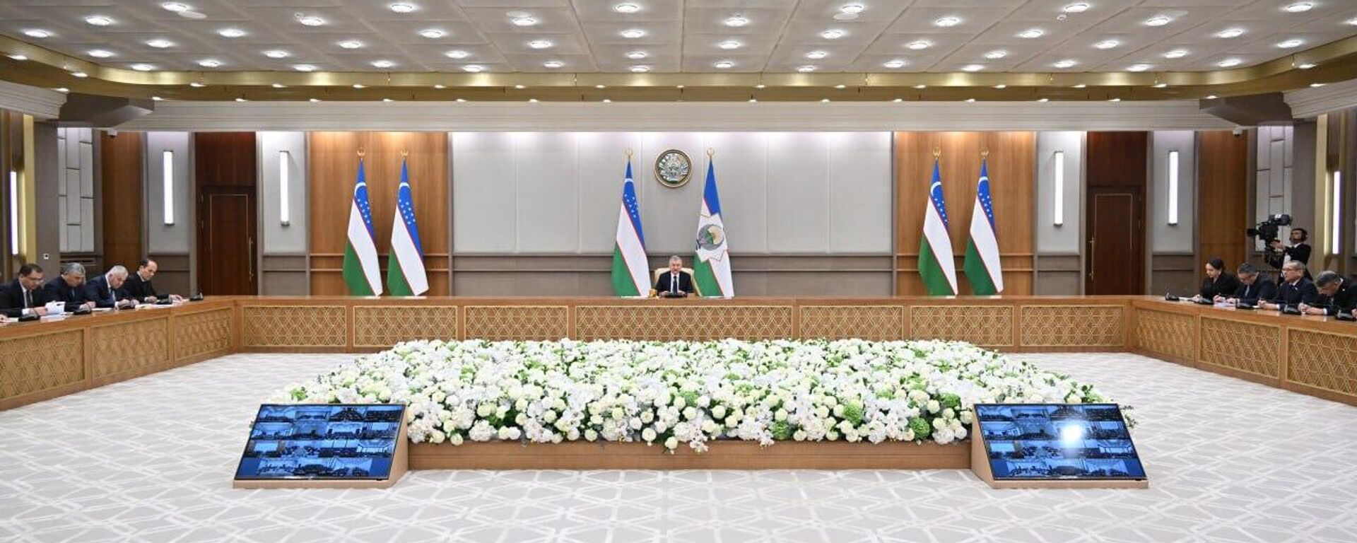 Prezident provel soveshanie po sovershenstvovaniyu sistemi maxalli - Sputnik O‘zbekiston, 1920, 14.10.2025