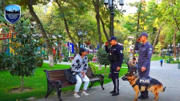 Кинологи со служебными собаками начали патрулировать общественные места Ташкента и Нукуса - Sputnik Узбекистан