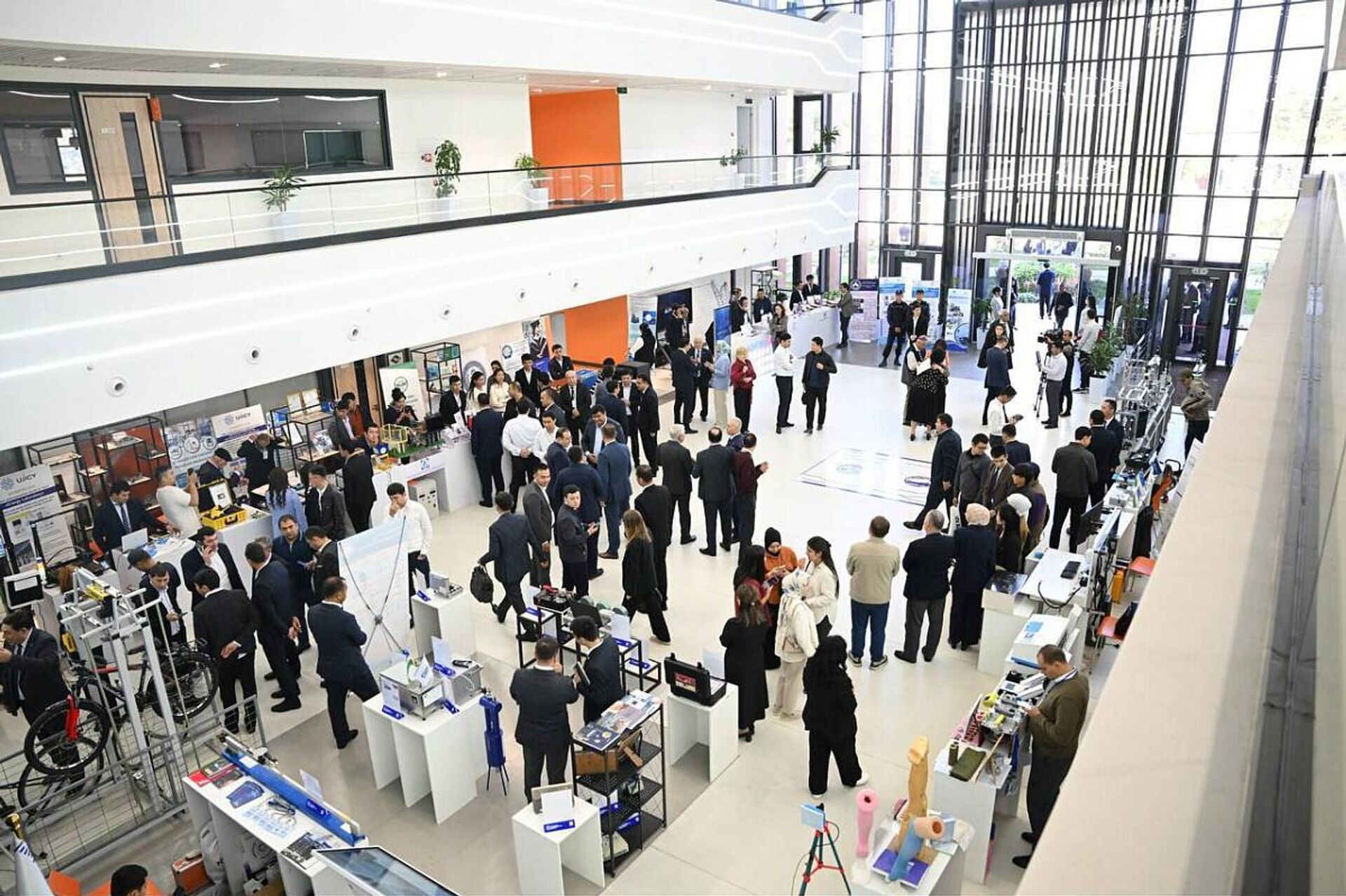 В Ташкенте прошла выставка инновационных идей в области стандартизации - Sputnik Ўзбекистон, 1920, 15.10.2025