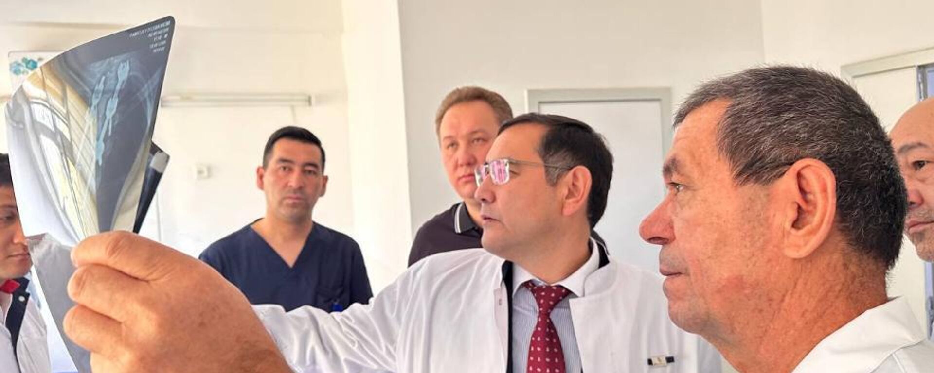 Казахстанские врачи проводят мастер-классы в Ташкенте - Sputnik Узбекистан, 1920, 15.10.2025