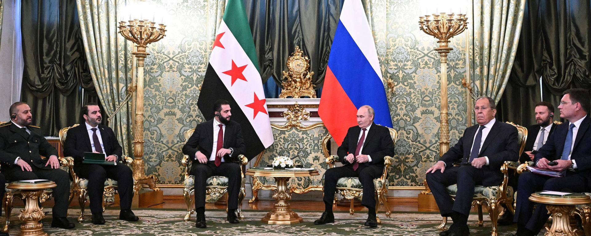 Встреча президента Владимира Путина и президента Сирии Ахмеда аш-Шараа - Sputnik Ўзбекистон, 1920, 15.10.2025