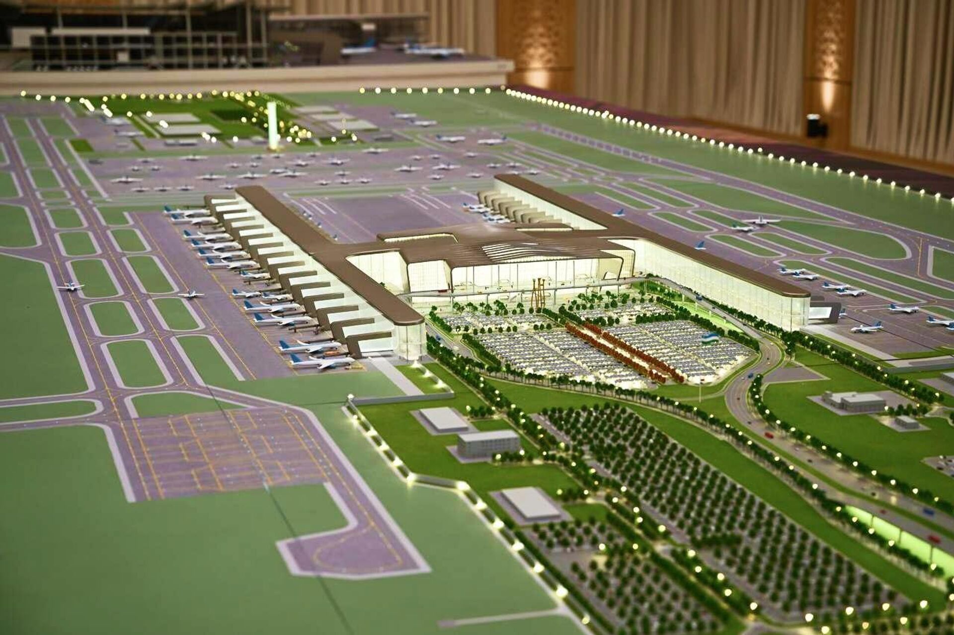 Новый международный аэропорт построят на территории Уртачирчикского и Куйичирчикского районов Ташобласти - Sputnik Узбекистан, 1920, 15.10.2025