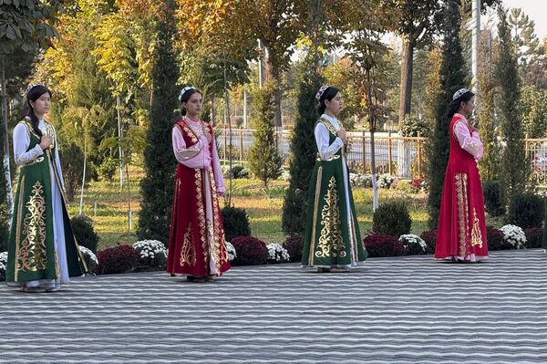 В Узбекистане проходит I Ферганский форум мира. - Sputnik Узбекистан