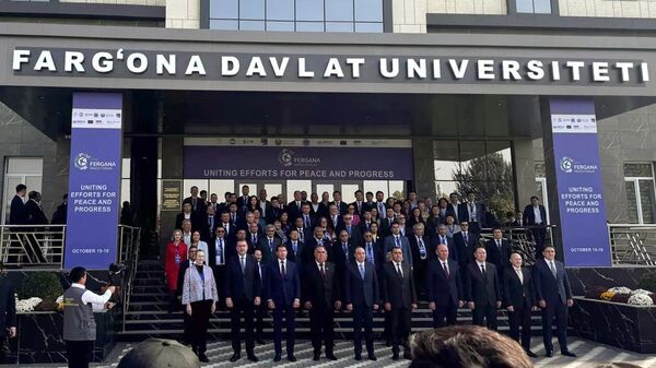 В Узбекистане проходит I Ферганский форум мира. - Sputnik Узбекистан