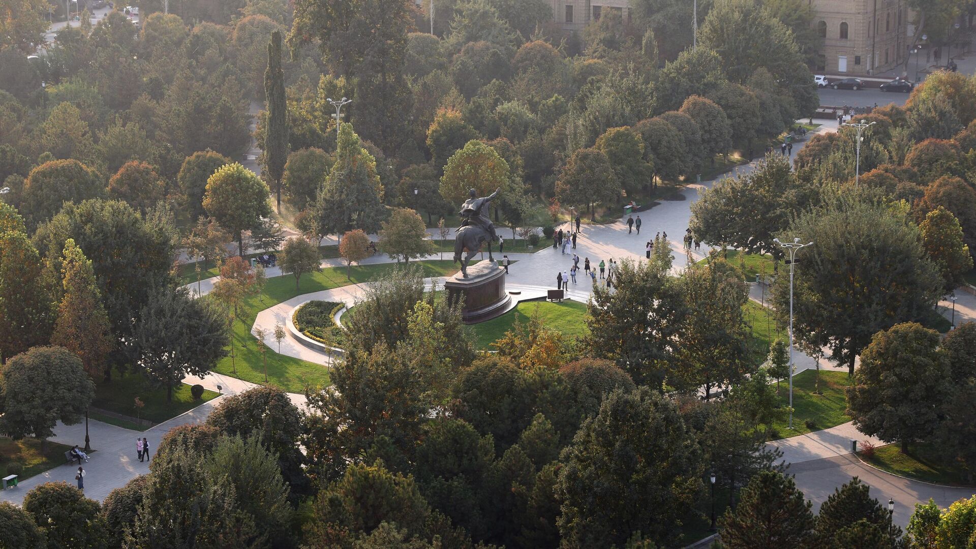 Fotopodborka: osen v Tashkente Fotopodborka: osen v Tashkente - Sputnik O‘zbekiston, 1920, 25.11.2025