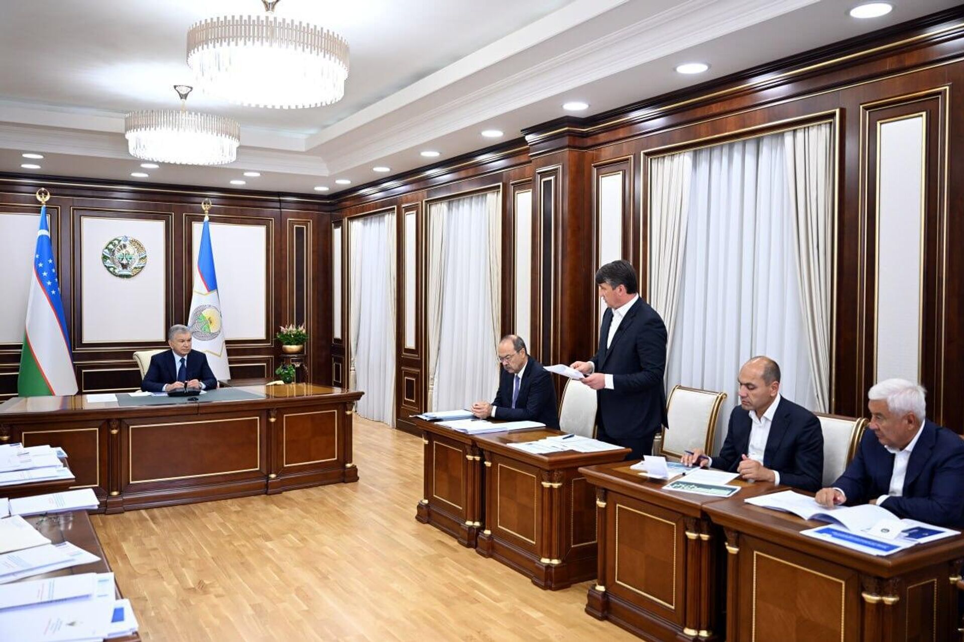 Шавкат Мирзиёев ознакомился с информацией о комплексном развитии столицы, совершенствовании промышленной и транспортной инфраструктуры. Шавкат Мирзиёев ознакомился с информацией о комплексном развитии столицы, совершенствовании промышленной и транспортной инфраструктуры. - Sputnik Узбекистан, 1920, 17.10.2025