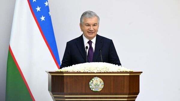 Шавкат Мирзиёев провел встречу с активом и ветеранами профсоюзного движения. - Sputnik Узбекистан