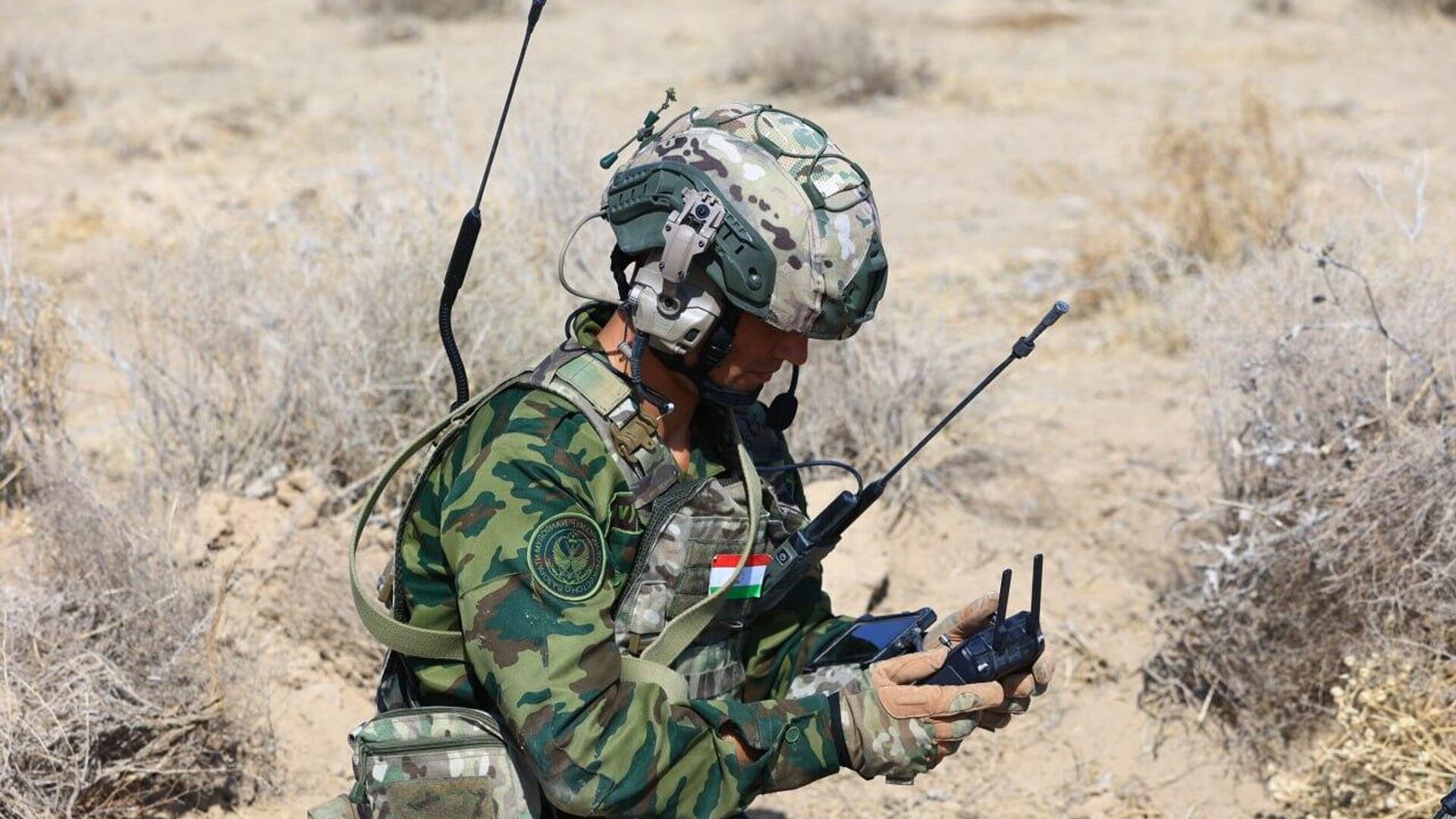 Yalangoch mushuk bilan oriq qiz Ogriq yiglash porno video