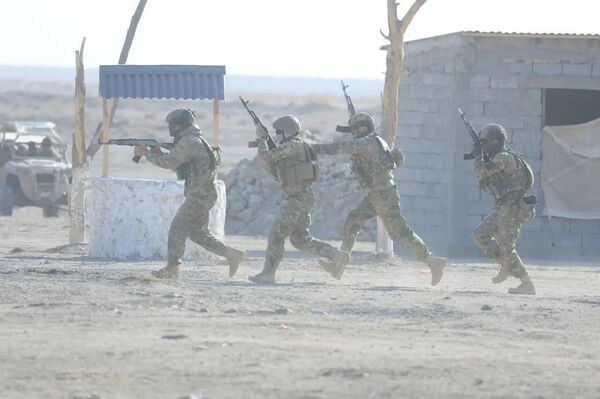 На полигоне Каттакурган Центрального военного округа проводятся совместные военные учения Бирлик – 2025. - Sputnik Узбекистан