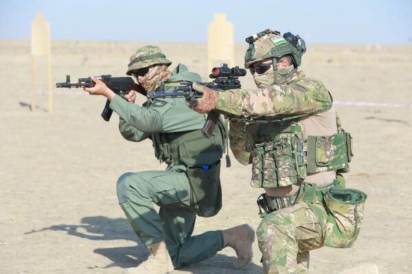 На полигоне Каттакурган Центрального военного округа проводятся совместные военные учения Бирлик – 2025. - Sputnik Узбекистан