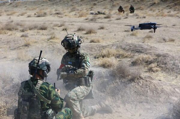 На полигоне Каттакурган Центрального военного округа проводятся совместные военные учения Бирлик – 2025. - Sputnik Узбекистан