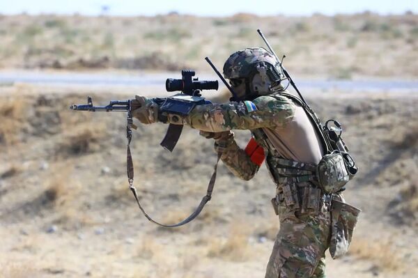 На полигоне Каттакурган Центрального военного округа проводятся совместные военные учения Бирлик – 2025. - Sputnik Узбекистан