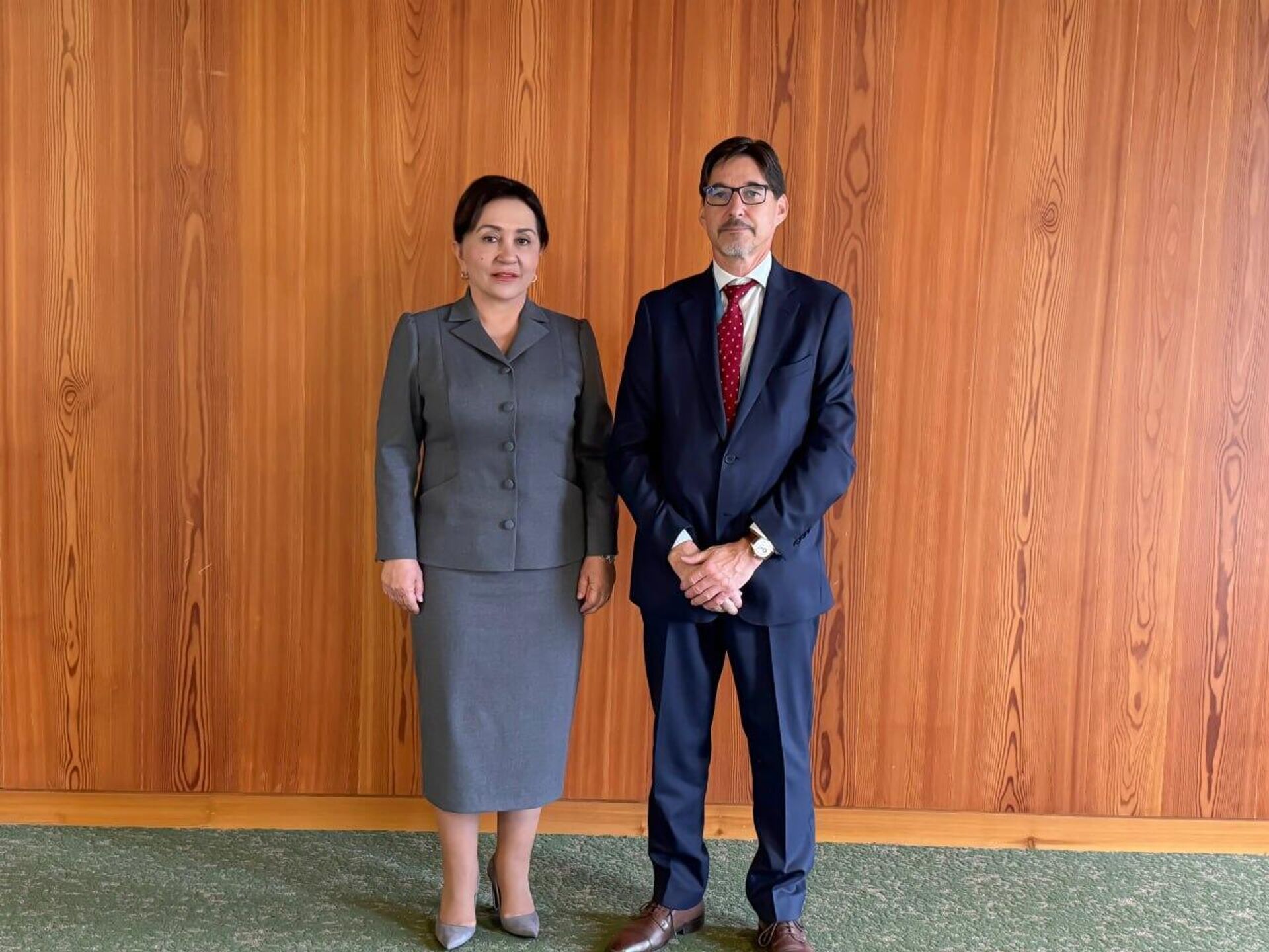 Делегация парламента приняла участие в женском форуме и встрече с координатором МОТ - Sputnik Ўзбекистон, 1920, 20.10.2025