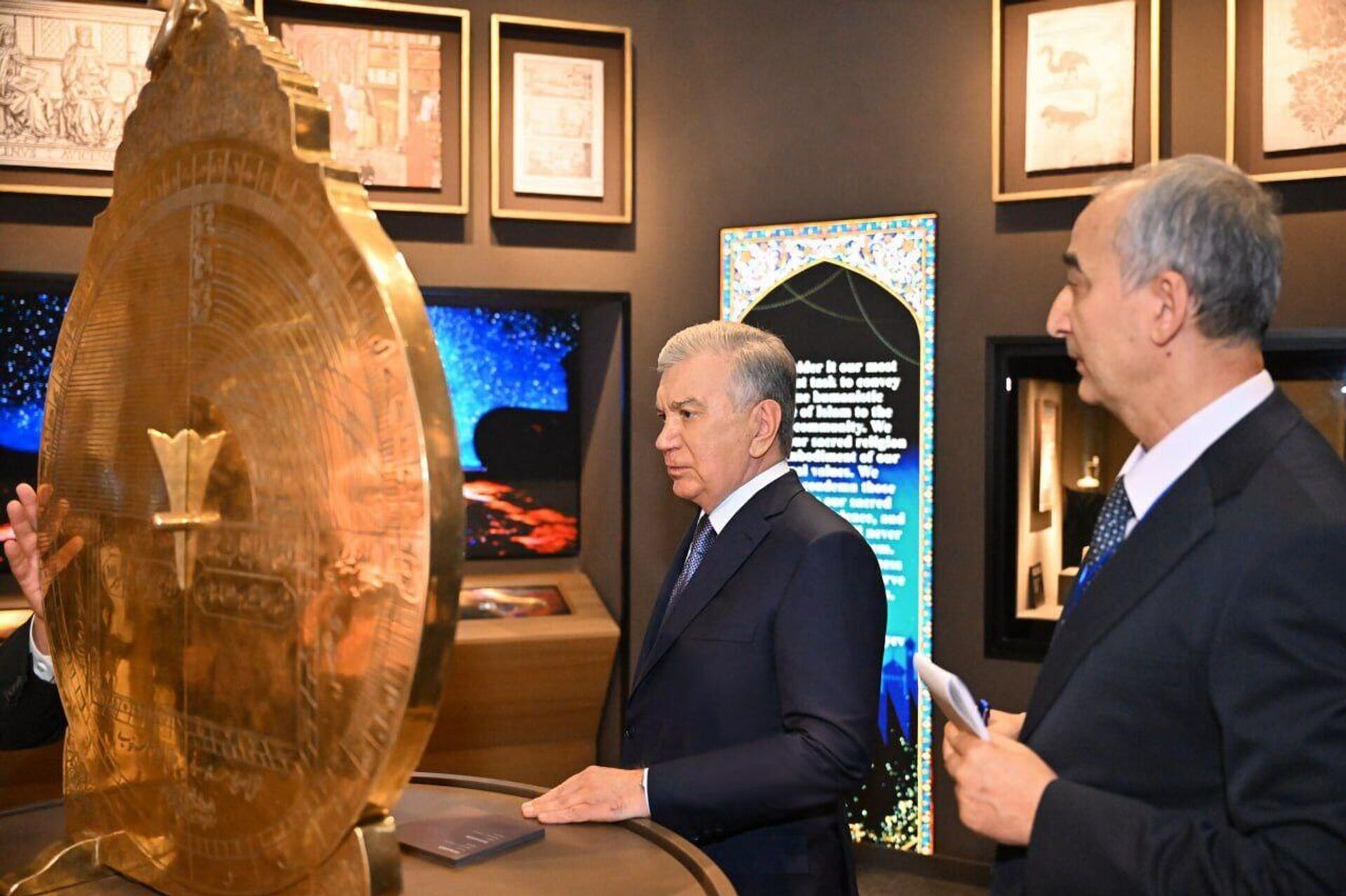 Шавкат Мирзиёев посетил Центр исламской цивилизации  - Sputnik Узбекистан, 1920, 21.10.2025