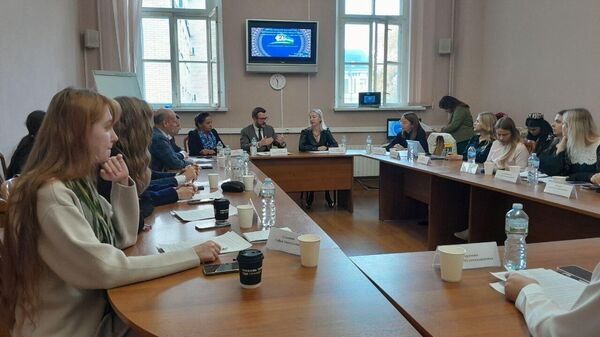 В Московском государственном лингвистическом университете отпраздновали День узбекского языка - Sputnik Узбекистан