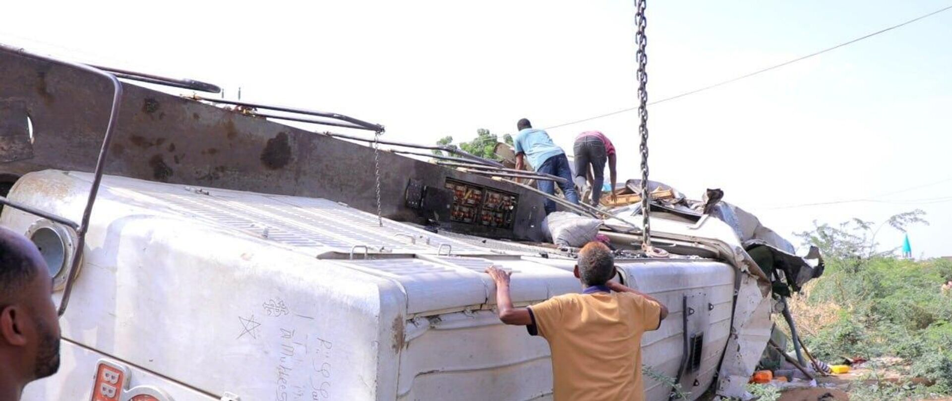 В Эфиопии 14 человек погибли и 29 пострадали в результате крушения поезда на востоке страны - Sputnik Узбекистан, 1920, 21.10.2025