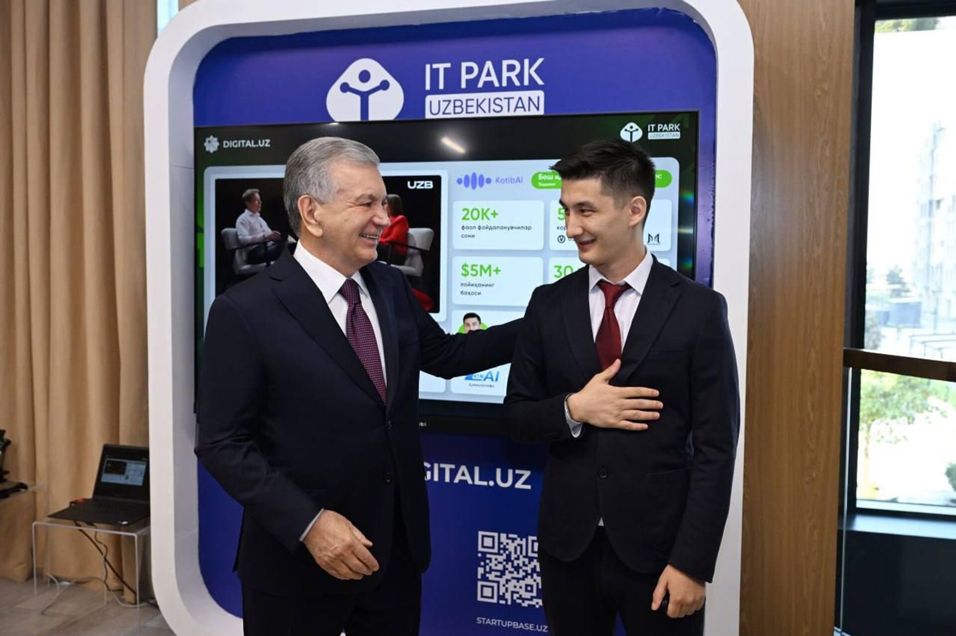 Президенту Узбекистана представили проекты в сфере искусственного интеллекта - Sputnik Узбекистан, 1920, 22.10.2025